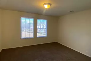 2725 Hyde Park Dr, Grand Prairie, TX 75050 - Photo 7