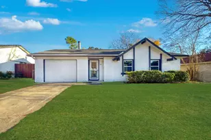 418 Clover Ln, Garland, TX 75043 - Photo 1