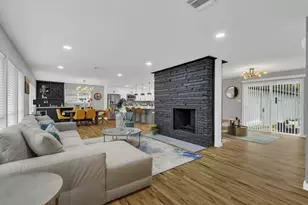 6722 Sue Dr, Richland Hills, TX 76118 - Photo 3