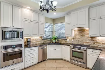 2729 Sunrise Drive, Arlington, TX 76006 - Photo 13