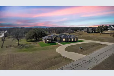 100 Maverick Court, Granbury, TX 76049 - Photo 3