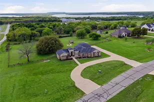 100 Maverick Ct, Granbury, TX 76049 - Photo 3