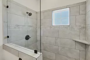 100 Maverick Ct, Granbury, TX 76049 - Photo 21