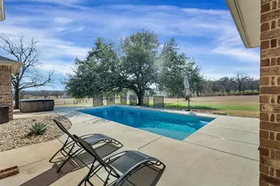 100 Maverick Court, Granbury, TX 76049 - Photo 5