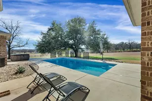 100 Maverick Ct, Granbury, TX 76049 - Photo 5