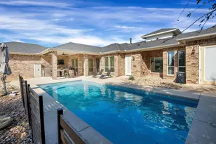 100 Maverick Ct, Granbury, TX 76049 - Photo 5