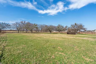 700 Gilliland Road, Springtown, TX 76082 - Photo 3