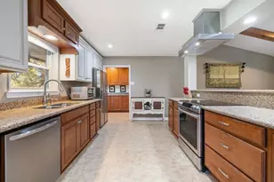 635 Old Justin Rd, Argyle, TX 76226 - Photo 5