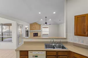 812 Bentle St, Cedar Hill, TX 75104 - Photo 11