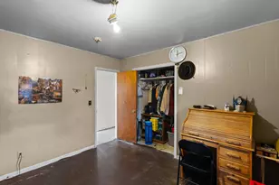 705 Pillar St, Bowie, TX 76230 - Photo 15