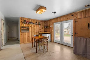 705 Pillar St, Bowie, TX 76230 - Photo 9