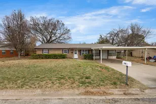 705 Pillar St, Bowie, TX 76230 - Photo 1