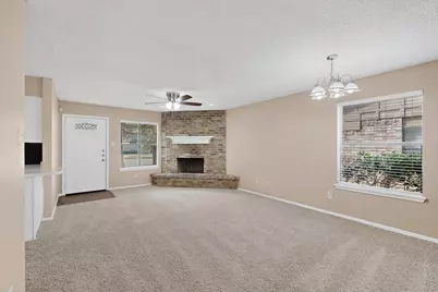 913 W Rochelle Road, Irving, TX 75062 - Photo 11