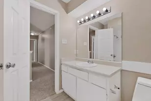 913 W Rochelle Rd, Irving, TX 75062 - Photo 23