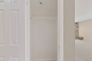 913 W Rochelle Rd, Irving, TX 75062 - Photo 33