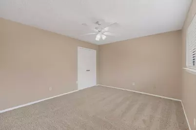 913 W Rochelle Road, Irving, TX 75062 - Photo 21
