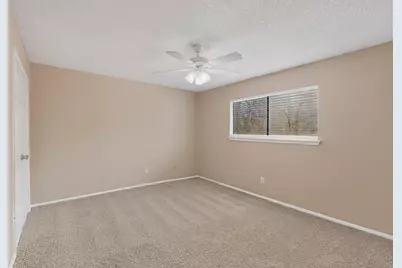 913 W Rochelle Road, Irving, TX 75062 - Photo 19