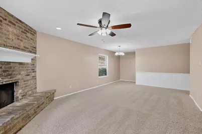 913 W Rochelle Road, Irving, TX 75062 - Photo 11