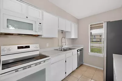 913 W Rochelle Road, Irving, TX 75062 - Photo 15