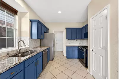 2124 Newport Drive, Flower Mound, TX 75028 - Photo 11