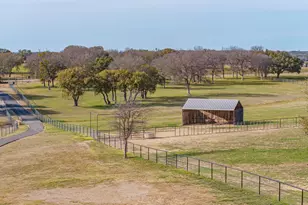 221 Silver Spur, Weatherford, TX 76087 - Photo 39