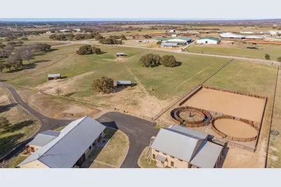 221 Silver Spur, Weatherford, TX 76087 - Photo 33