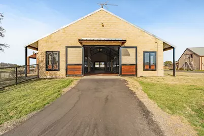 221 Silver Spur, Weatherford, TX 76087 - Photo 9