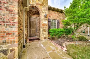 324 Enid Dr, Lewisville, TX 75056 - Photo 3