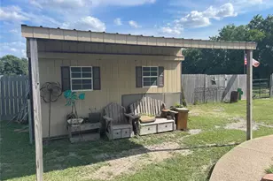 1116 Navarro, Mart, TX 76664 - Photo 15