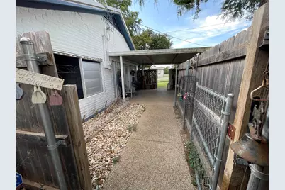 1116 Navarro, Mart, TX 76664 - Photo 19