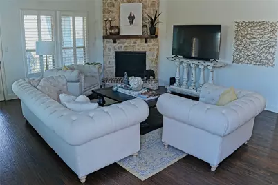 10612 Steinbeck Court, Irving, TX 75063 - Photo 5