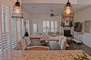 10612 Steinbeck Ct, Irving, TX 75063 - Photo 9