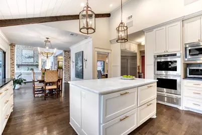 5929 Club Oaks Drive, Dallas, TX 75248 - Photo 15