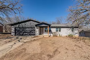 2007 Edgewood Dr, Bridgeport, TX 76426 - Photo 1