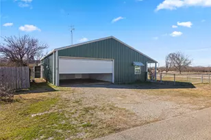 702 Main St, Windom, TX 75492 - Photo 21