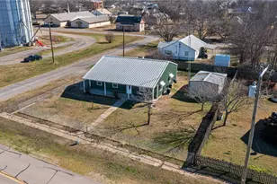 702 Main St, Windom, TX 75492 - Photo 29