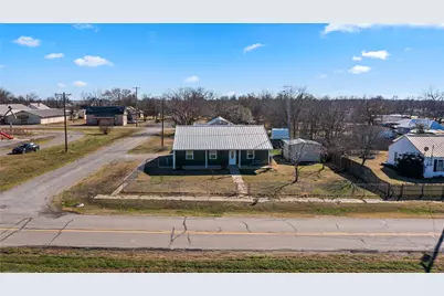 702 Main Street, Windom, TX 75492 - Photo 23