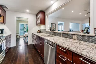 10656 Cox Ln, Dallas, TX 75229 - Photo 11