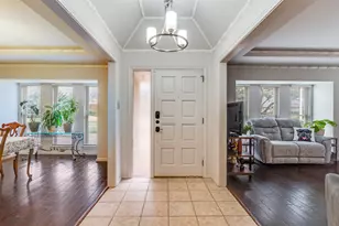 10656 Cox Ln, Dallas, TX 75229 - Photo 5