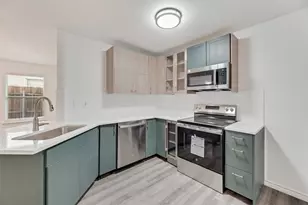 812 Isla Verde Plaza, Dallas, TX 75211 - Photo 9