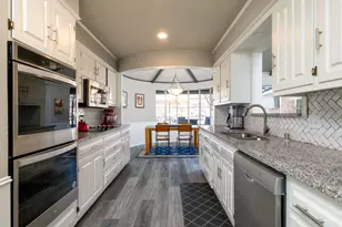 1813 Lakeside Dr, Arlington, TX 76013 - Photo 15