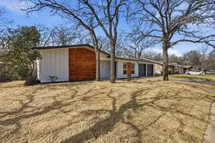 116 Ravenswood Dr, Bedford, TX 76022 - Photo 3