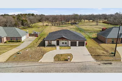 2204 Albert Broadfoot Street, Bonham, TX 75418 - Photo 3