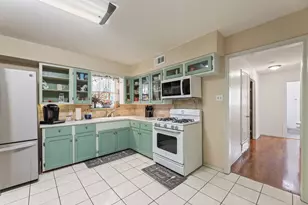 10382 Newcombe Dr, Dallas, TX 75228 - Photo 9