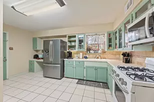 10382 Newcombe Dr, Dallas, TX 75228 - Photo 11