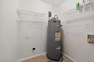 1918 Lamont Dr, Garland, TX 75040 - Photo 9