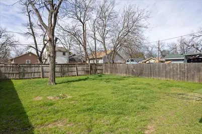 2221 Refugio Avenue, Fort Worth, TX 76164 - Photo 31