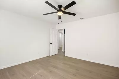 2221 Refugio Avenue, Fort Worth, TX 76164 - Photo 23