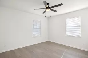 2221 Refugio Ave, Fort Worth, TX 76164 - Photo 25