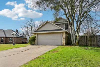 1733 Shawnee Drive, Cleburne, TX 76033 - Photo 3
